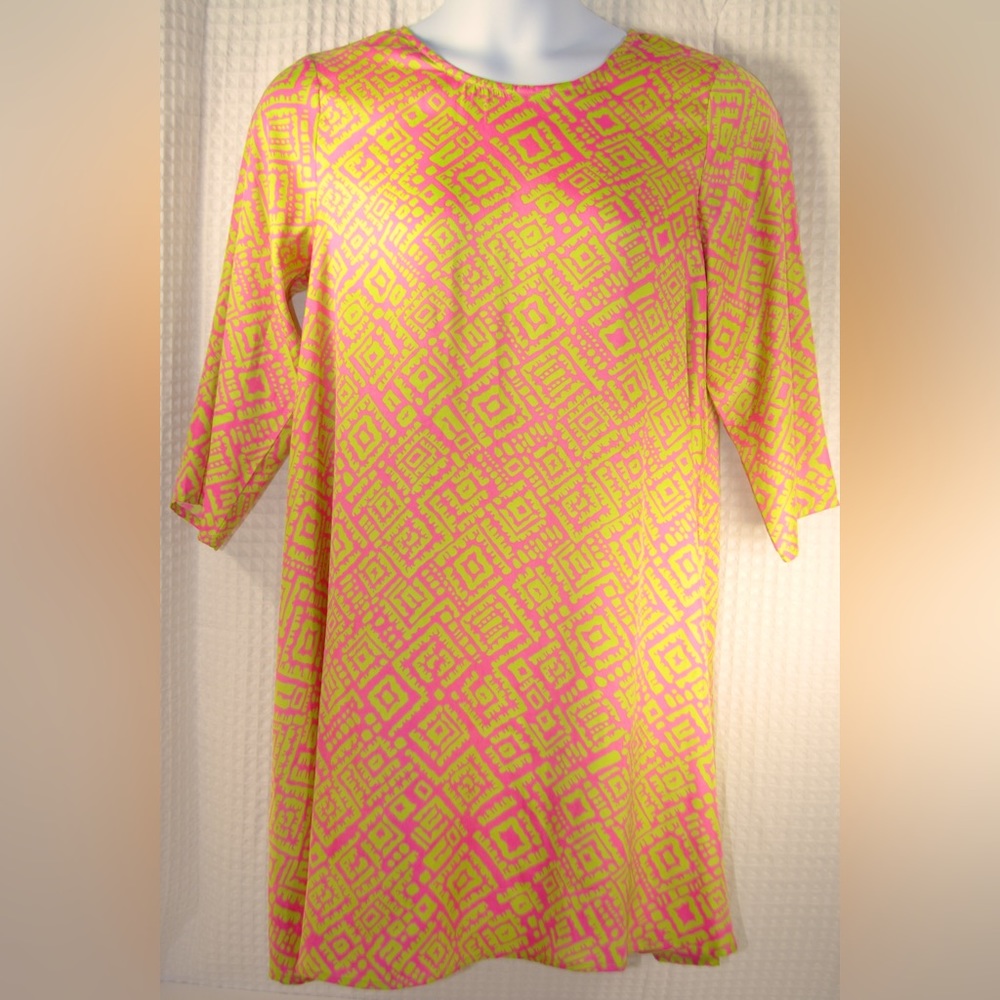 Buckhead Betties Pink With Green Pattern Dress Women’s Size Medium.